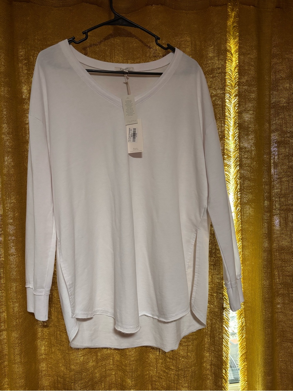 Women's V-Neck Long Sleeve Top - White small